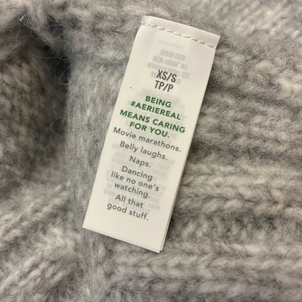 Aerie New Gray Boxy Cable Knit Fringe Cable Oversized Poncho Pullover Size XS S - Picture 7 of 8